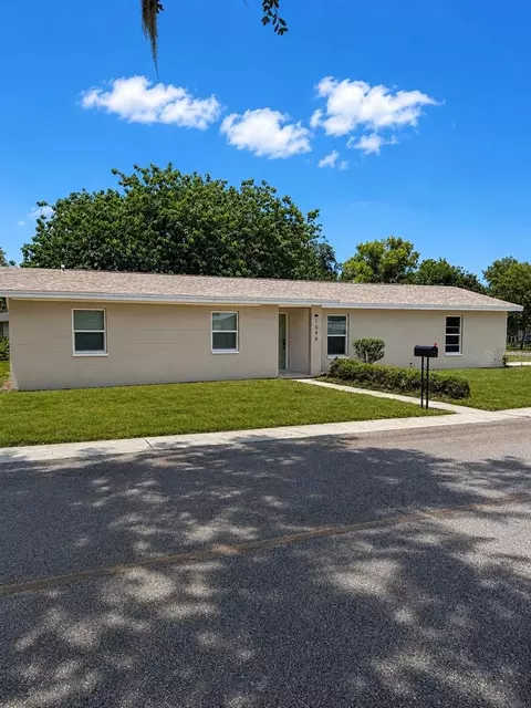 Exterior - 1090 E Bay St, Bartow, FL 33830 photo 3 of 5