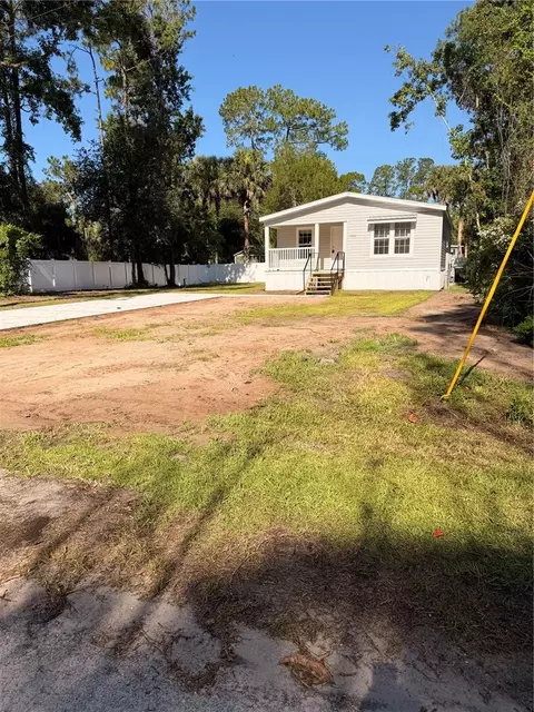 55515 Lisa St, Astor, FL 32102