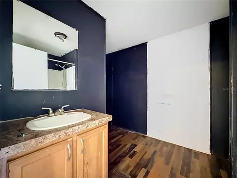 Bath - 21420 NE 41st St, Williston, FL 32696 photo 1 of 2