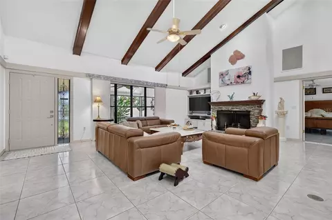 Living - 21 Townhill Dr, Eustis, FL 32726 photo 1 of 1