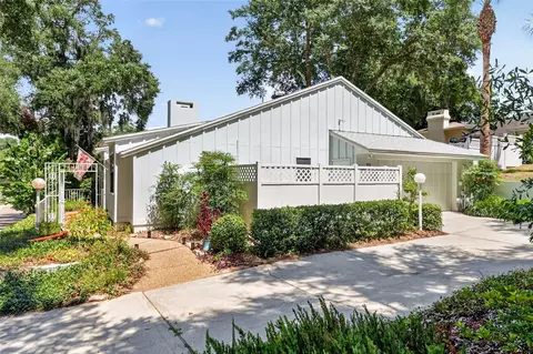 Exterior - 21 Townhill Dr, Eustis, FL 32726 photo 2 of 8
