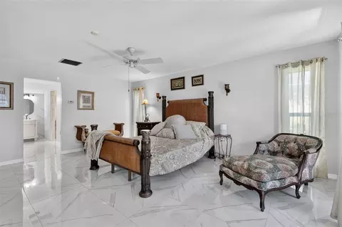 Bedroom - 21 Townhill Dr, Eustis, FL 32726 photo 3 of 4