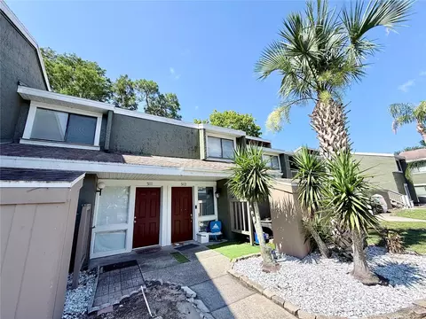 5111 Eaglesmere Dr #D10, Orlando, FL 32819