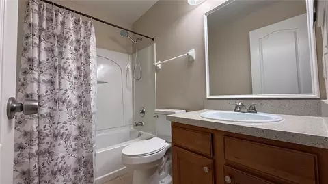 Bath - 7108 Five Oaks Dr, Harmony, FL 34773 photo 6 of 7