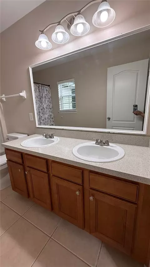 Bath - 7108 Five Oaks Dr, Harmony, FL 34773 photo 3 of 7