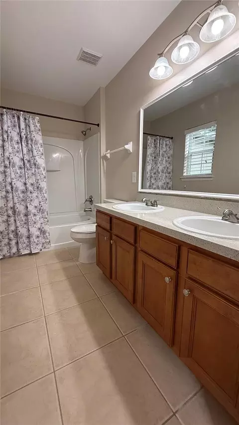 Bath - 7108 Five Oaks Dr, Harmony, FL 34773 photo 2 of 7