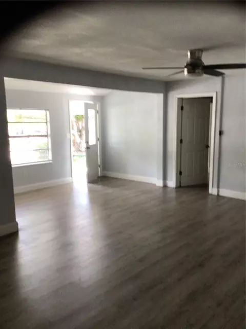 Living - 1010 Dakota Ave, Saint Cloud, FL 34769 photo 3 of 5