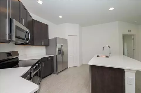 Kitchen - 3512 Elliott Pl, Bartow, FL 33830 photo 2 of 4