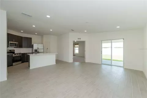 Living - 3512 Elliott Pl, Bartow, FL 33830 photo 3 of 5
