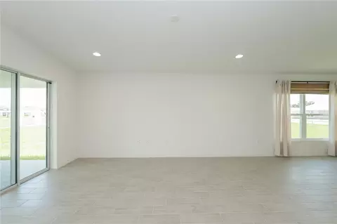 Living - 3512 Elliott Pl, Bartow, FL 33830 photo 4 of 5