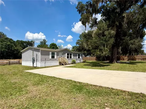 11057 SE 132nd Pl, Ocklawaha, FL 32179