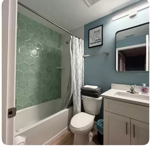 Bath - 2005 Guava Dr, Edgewater, FL 32141 photo 2 of 2
