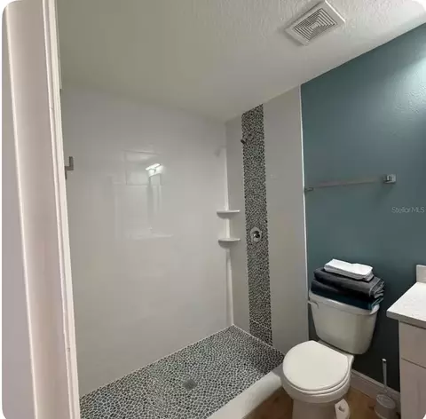 Bath - 2005 Guava Dr, Edgewater, FL 32141 photo 1 of 2
