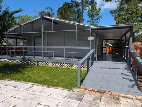 Exterior - 24304 Maxwell St, Astor, FL 32102 photo 3 of 6