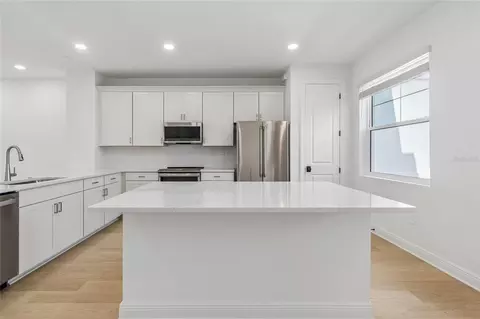 Kitchen - 17906 Broadleaf Loop, Venice, FL 34293 photo 3 of 3