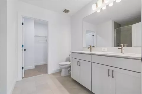 Bath - 17906 Broadleaf Loop, Venice, FL 34293 photo 1 of 3