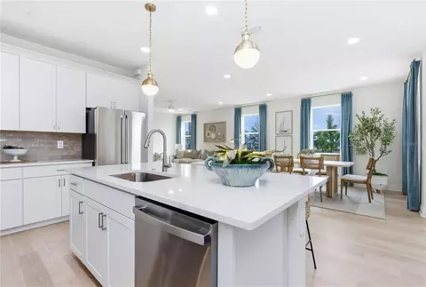 Kitchen - 17900 Broadleaf Loop, Venice, FL 34293 photo 2 of 4