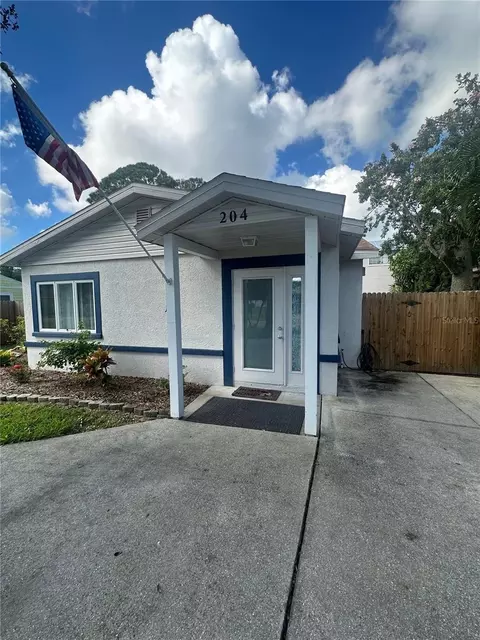 204 W 36th St W, Bradenton, FL 34205