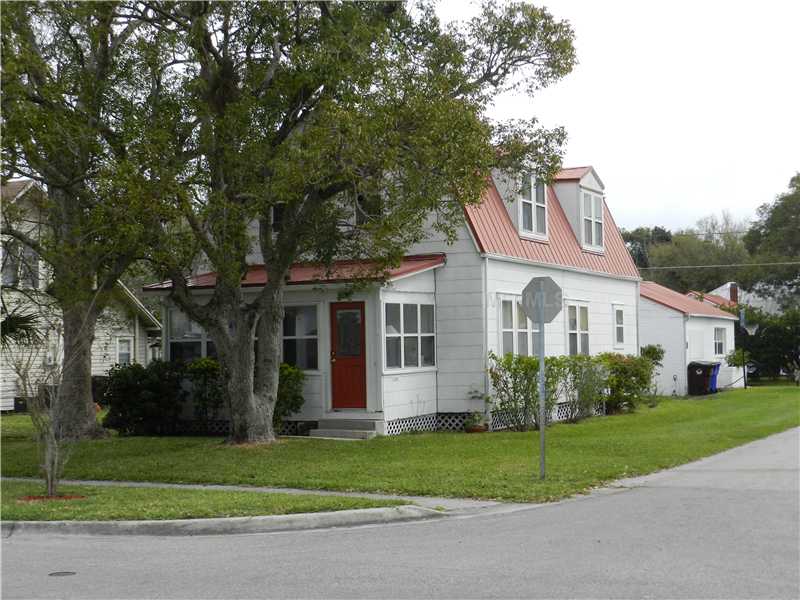 723 Massachusetts Ave, Saint Cloud, FL 34769 photo 1