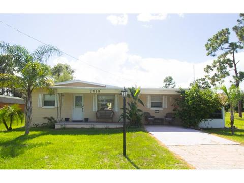 2010 Bradley Dr, Saint Cloud, FL 34771 photo 1