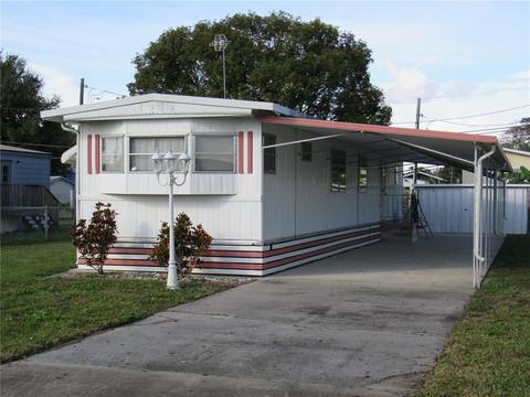 2006 Pine St, Saint Cloud, FL 34769 photo 1