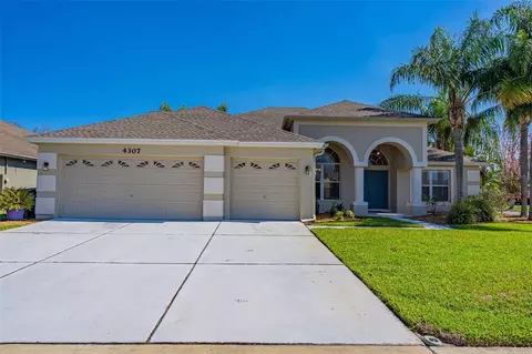 4307 Sioux Ct, Saint Cloud, FL 34772 photo 1