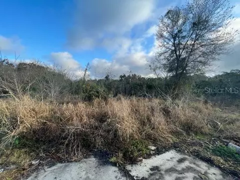 301 E 12th St, Apopka, FL 32703