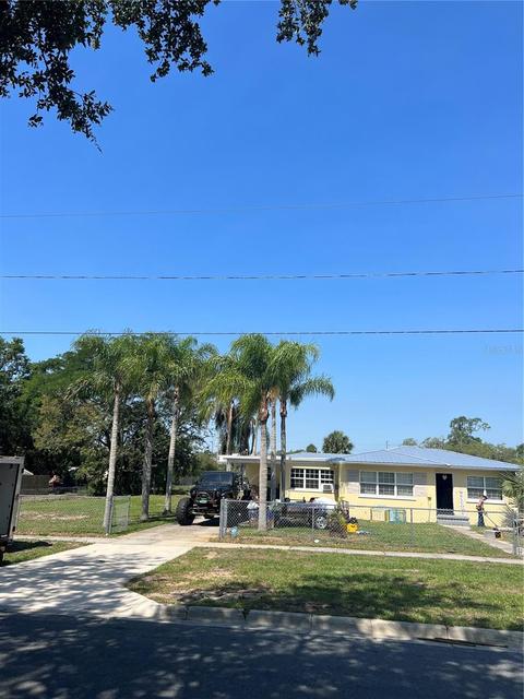 202 N Suwannee Ave, Davenport, FL 33837