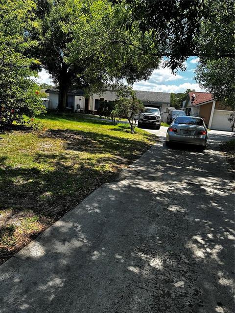 27 Trophy Ln, Kissimmee, FL 34759
