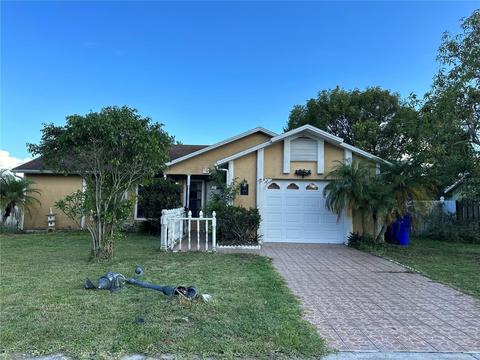 1526 Colony Ave, Kissimmee, FL 34744