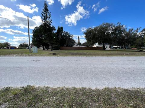 E 5th Street, Saint Cloud, FL 34769