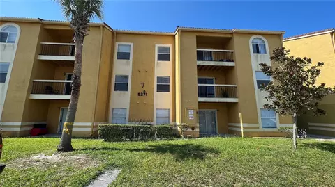 5271 Images Cir #302, Kissimmee, FL 34746