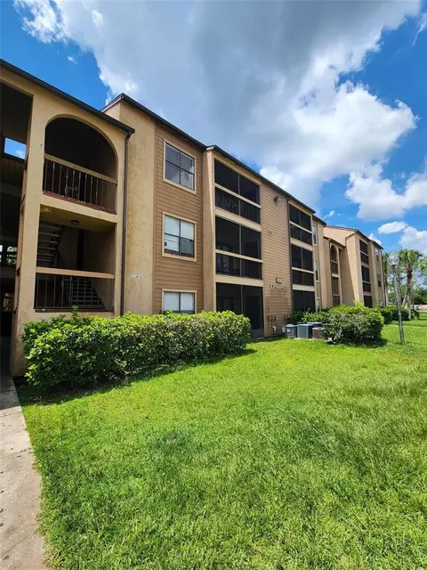 2202 Cascades Blvd #302, Kissimmee, FL 34741