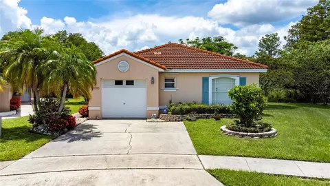 2400 Placetas Ct, Kissimmee, FL 34743