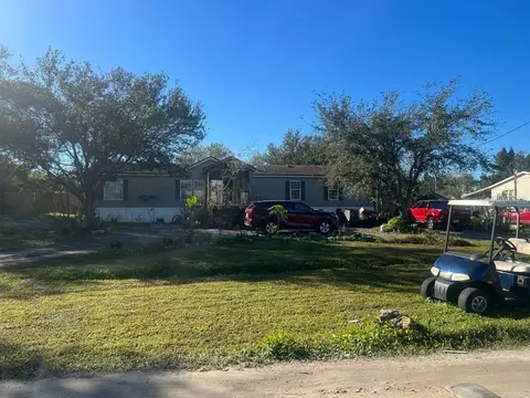 2702 Metro Dr, Ruskin, FL 33570