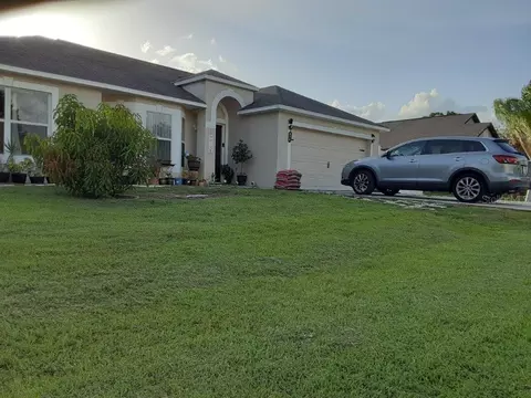 924 Derbyshire Dr, Kissimmee, FL 34758