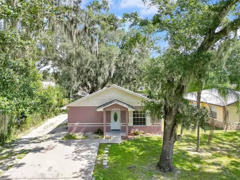 1304 E Young St, Plant City, FL 33563