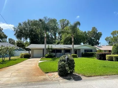 4200 Cactus Ln, Mount Dora, FL 32757