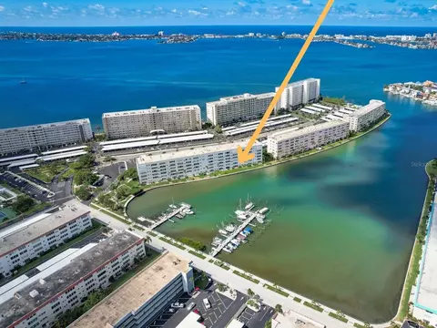 5925 Shore Blvd S #104, Gulfport, FL 33707