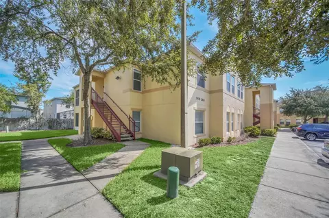 2808 Club Cortile Cir #B, Kissimmee, FL 34746