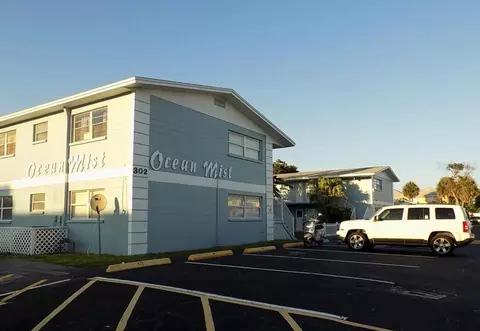302 Lincoln Ave #3, Cape Canaveral, FL 32920