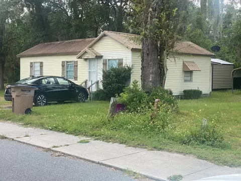 890 NE Lake Dr, Lake City, FL 32055