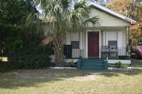 709 N Warfield Ave, Wildwood, FL 34785