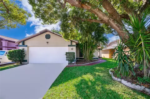 112 Sandalwood Dr, Kissimmee, FL 34743