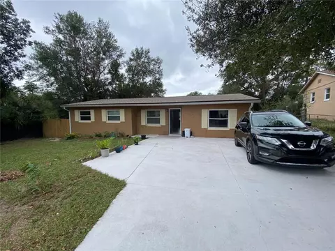 828 Valleydale Ave, Deland, FL 32720