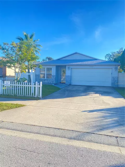 1354 Boulder Dr, Kissimmee, FL 34744