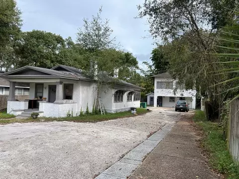 135 S Stone St, Deland, FL 32720