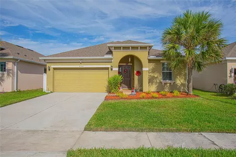 624 Star Magnolia Dr, Kissimmee, FL 34744