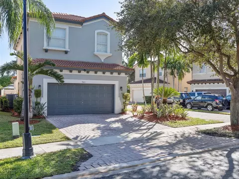 941 NE 37 Pl, Homestead, FL 33033