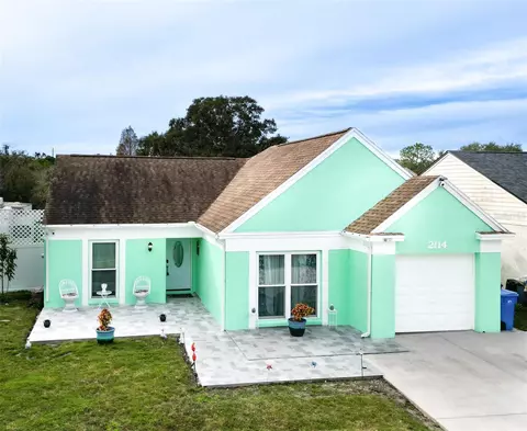 2114 Shady Point Ln, Brandon, FL 33510